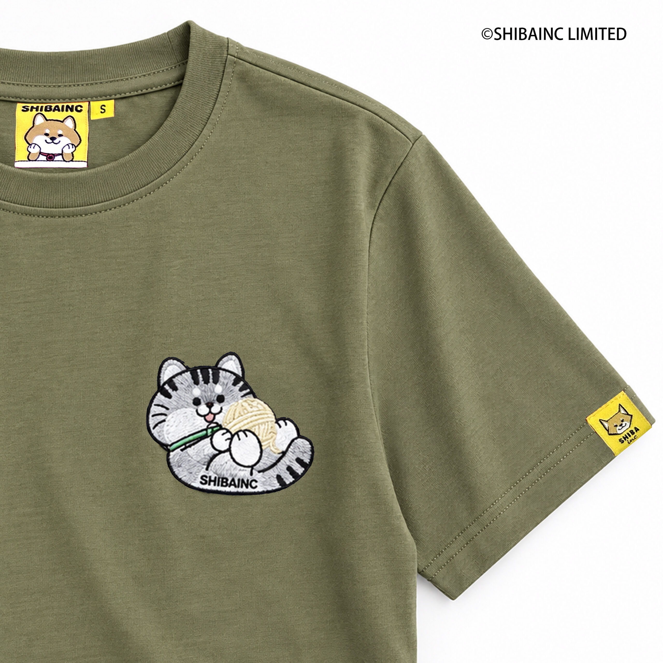 Mo the Cat with ball of yarn embroidery graphic tee - Image 4